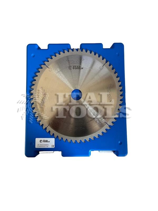 Ital Tools LCD07 Diamond circular saw blade for longitudinal cutting lines on multiple chipboard, MDF, melamine and laminated panels.

The saw blade has a double tensioning for greater stability while cutting.
